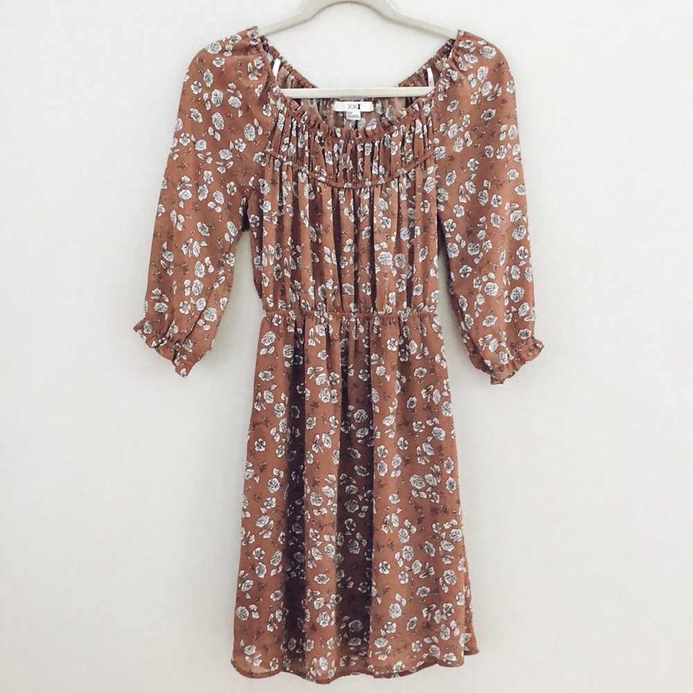 Brown floral 3/4 sleeve dress. Size small